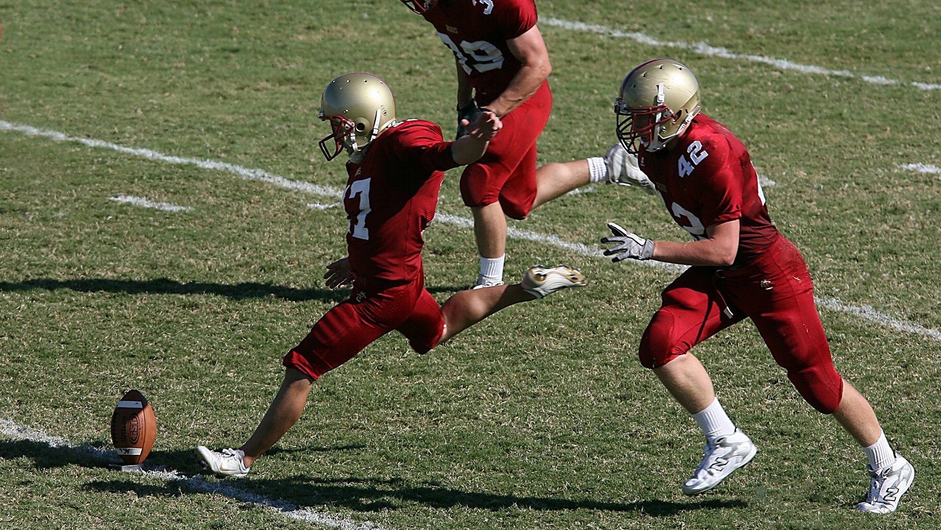 九游娱乐-《青年电竞明星：未来之星大放异彩》，电竞年轻人
