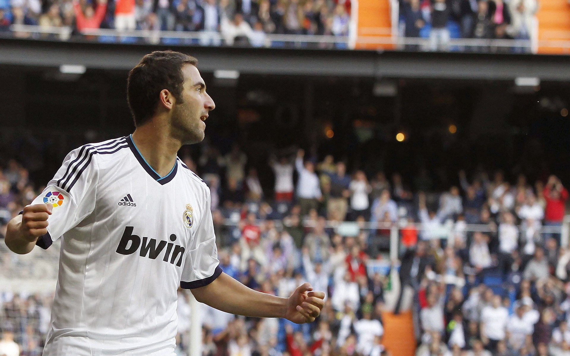 九游电脑版-球场风云：本周最引爆话题的比赛瞬间，球场风云最强阵容及阵型